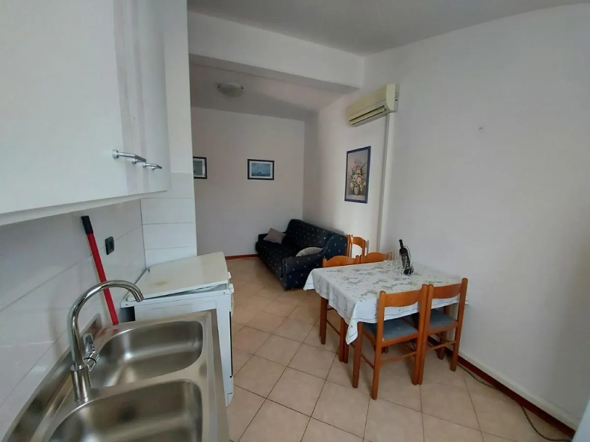 Emma Demarin Apartments Medulin