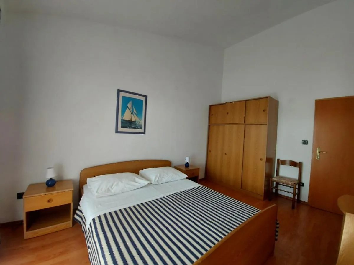 Emma Demarin Apartments Medulin