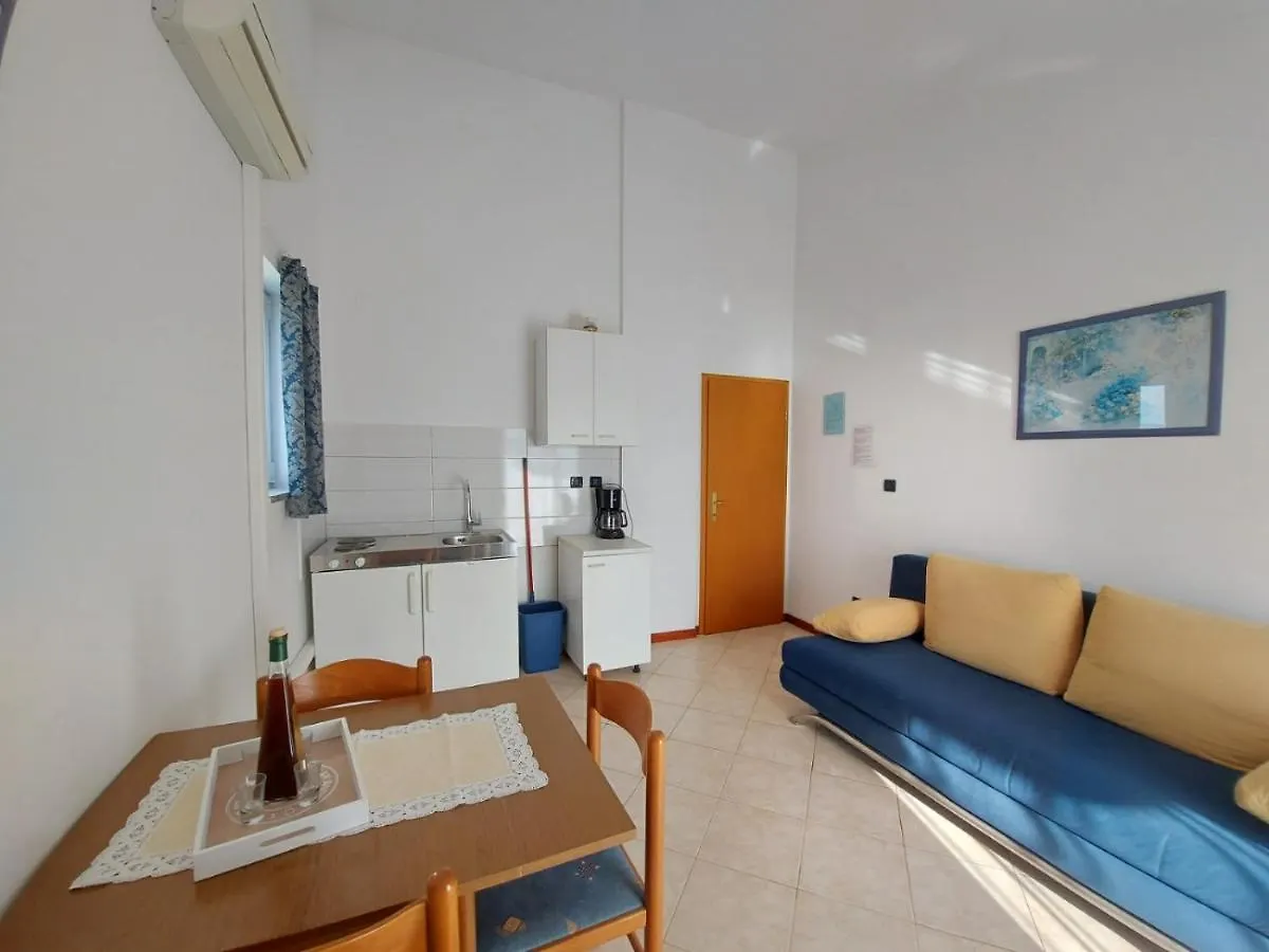 Emma Demarin Apartments Medulin
