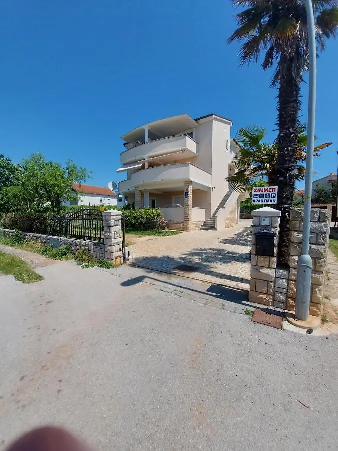 Emma Demarin Apartments Medulin