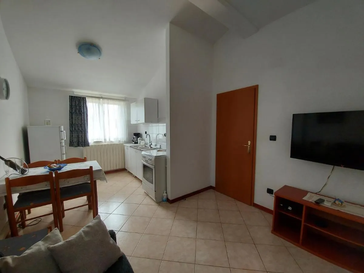 Emma Demarin Apartments Medulin