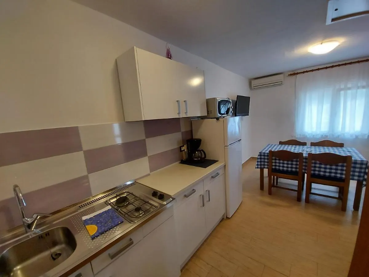 Emma Demarin Apartments Medulin Croatia