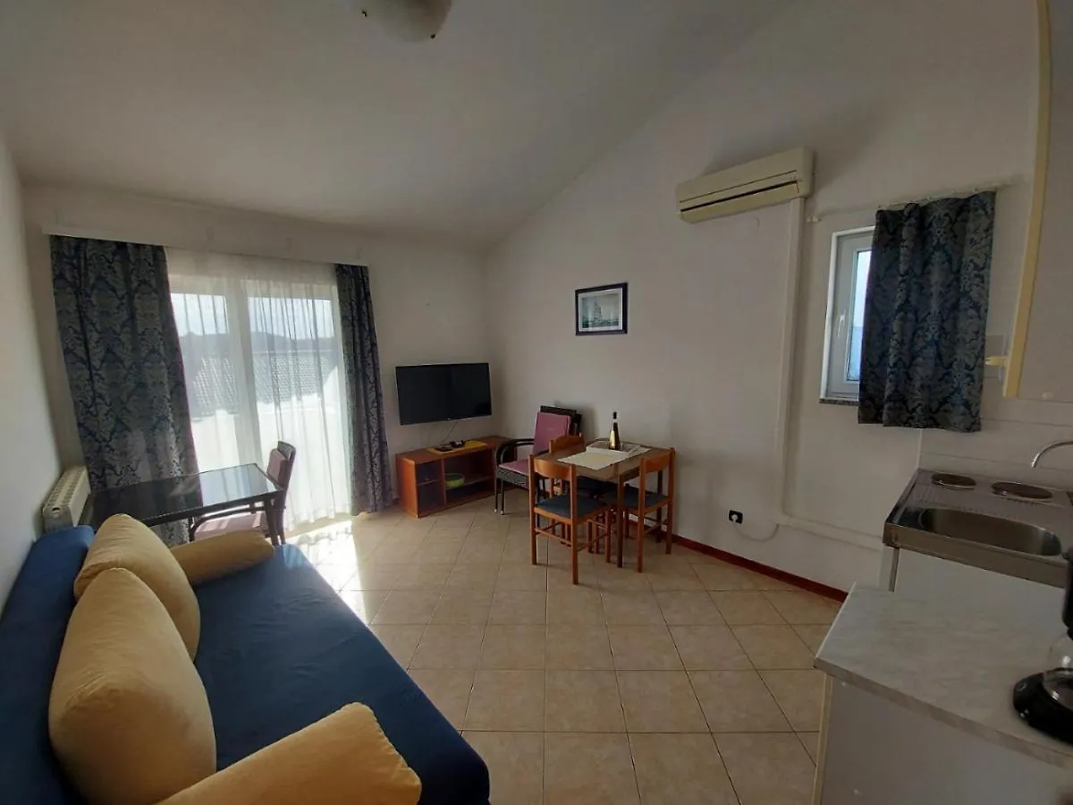 Emma Demarin Apartments Medulin