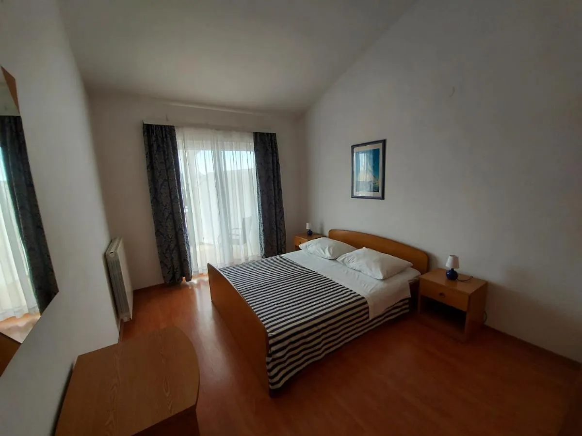 Emma Demarin Apartments Medulin